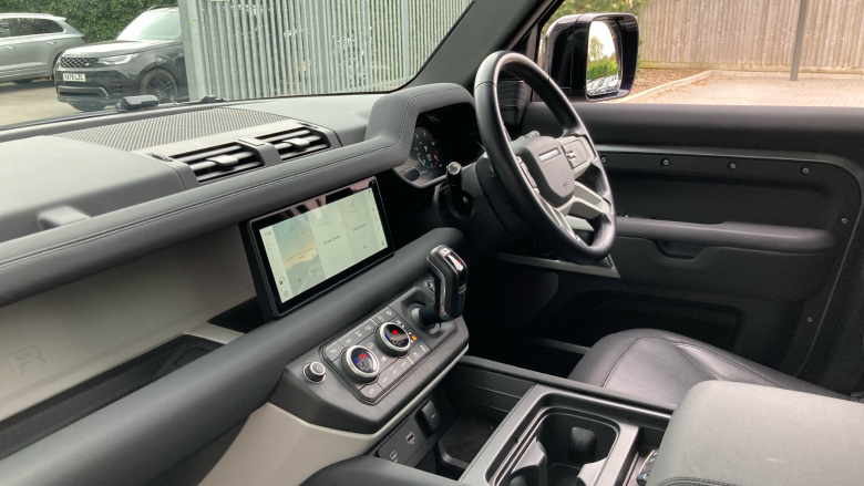 Land Rover Defender 3.0 D300 X-Dynamic SE 110 5dr Auto [7 Seat] Diesel Estate